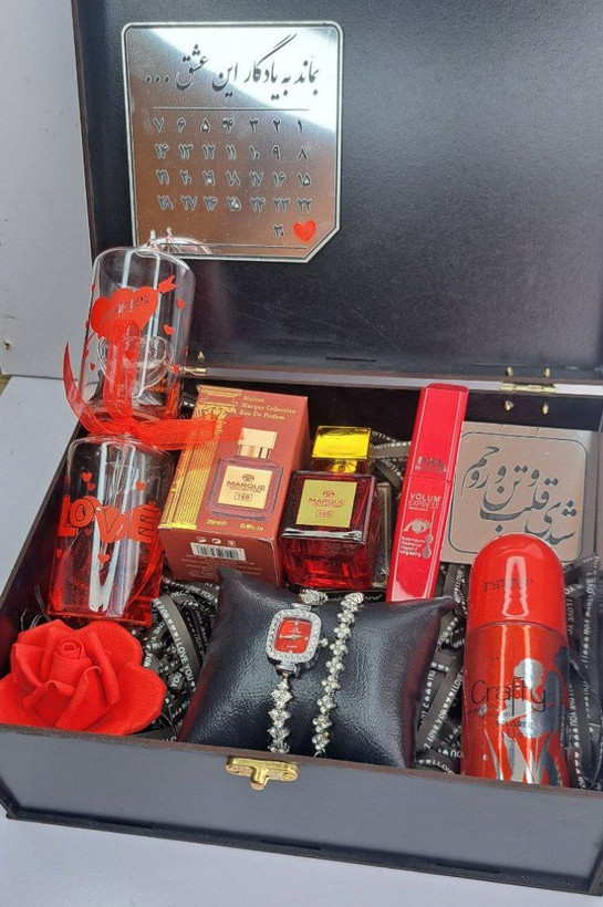 باکس کادویی چوبی هدیه شیک دخترانه زنانه ساعت زنانه نگین دار دستبند ست عشق سنج هدیه زیبا و شیک چوبی تقویم دار شدی قلب و تن و روحم تولد سالگرد هدیه خاص ولنتاین