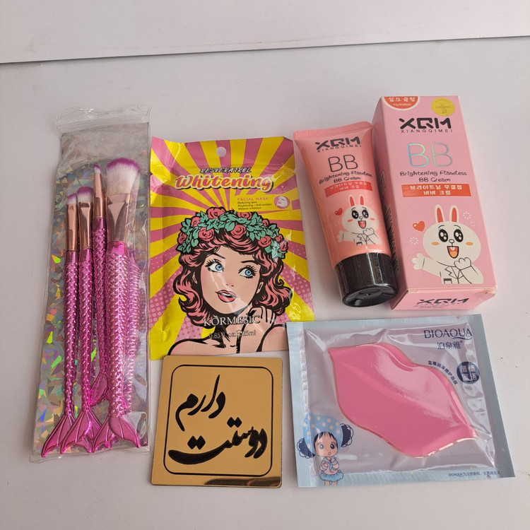 باکس آرایشی بزرگ vip لاکچری پر و شلوغ هدیه دخترونه زنونه صورتی رژلب اسپری ورساچه ویکتوریا سکرت شیک تولد سالگرد ازدواج