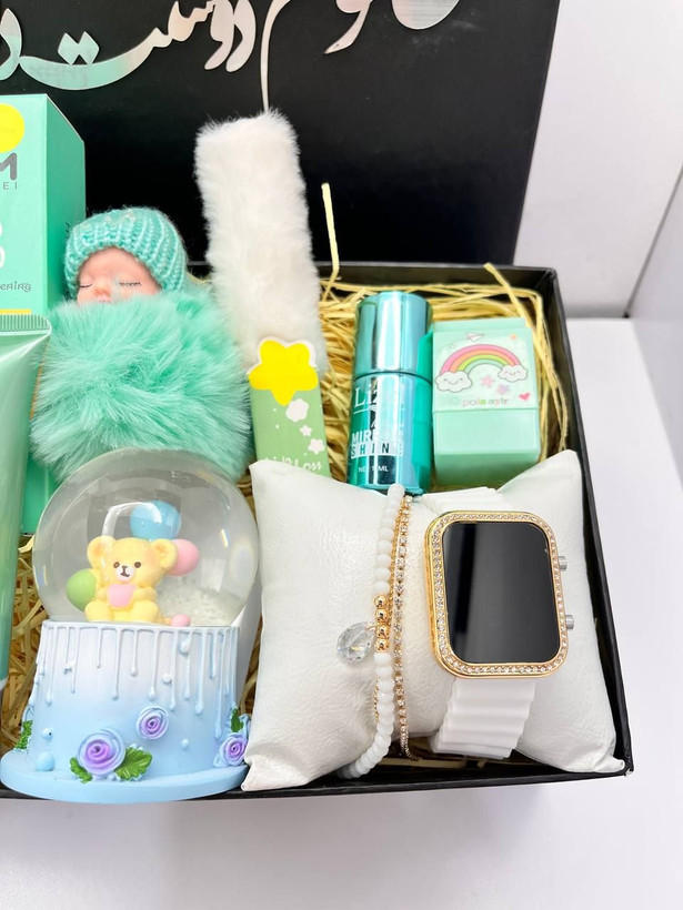 باکس هدیه خاص و زیبا دخترانه خانومم دوستت دارم گوی چراغدار ساعت ال ای دی لوسیون مارشمالو مناسب تولد روز دختر سورپرایز