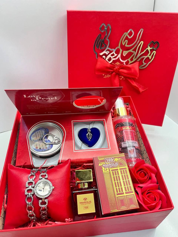 باکس هدیه خاص جعبه پک هدیه قرمز خوشگل ست ساعت نگین دار جواهری گردنبند مروارید طبیعی صدف طبیعی ادکلن ۲۵ میل اسمارت اصلی