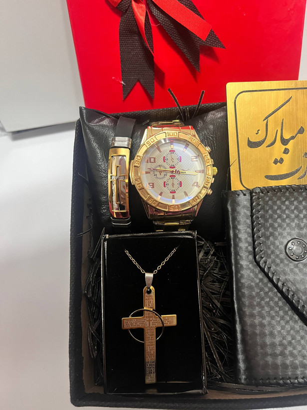 باکس جذاب پسرانه هدیه روز مرد ولنتاین جذاب و شیک ساعت اسپری با کیفیت کمربند ست مردانه ارسال فوری رایگان کپی