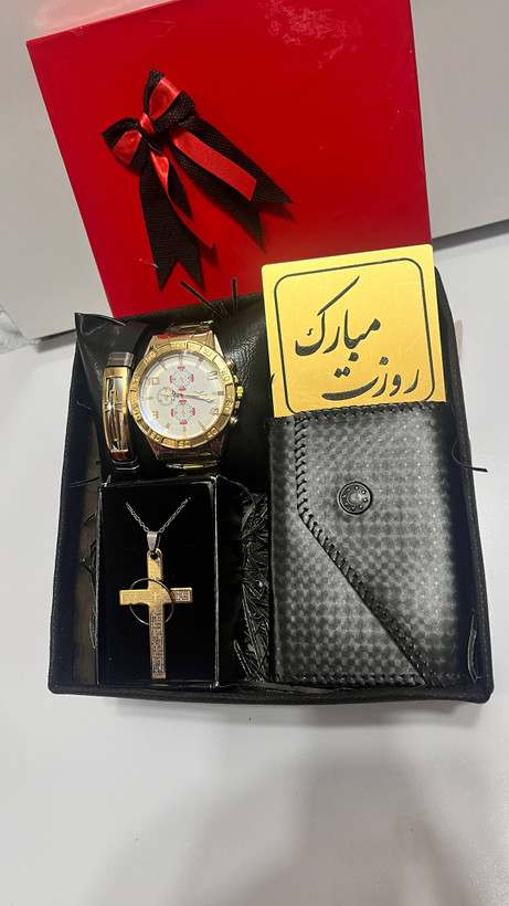 باکس جذاب پسرانه هدیه روز مرد ولنتاین جذاب و شیک ساعت اسپری با کیفیت کمربند ست مردانه ارسال فوری رایگان کپی